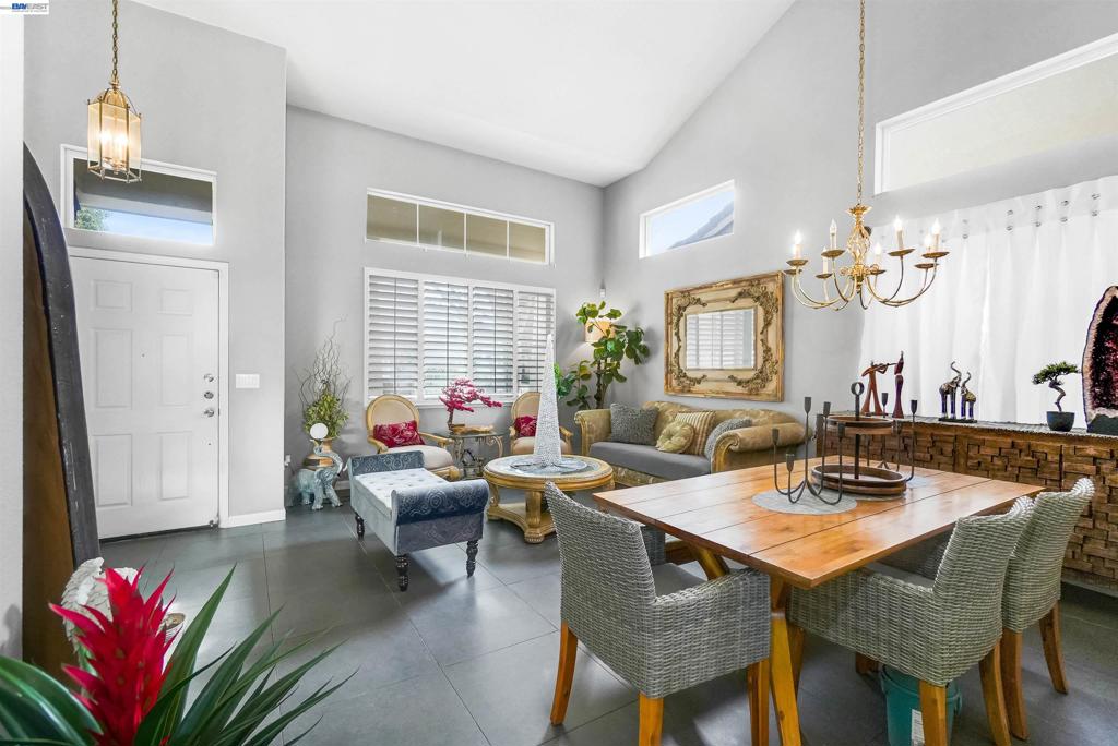 25085 Silverthorne Pl.