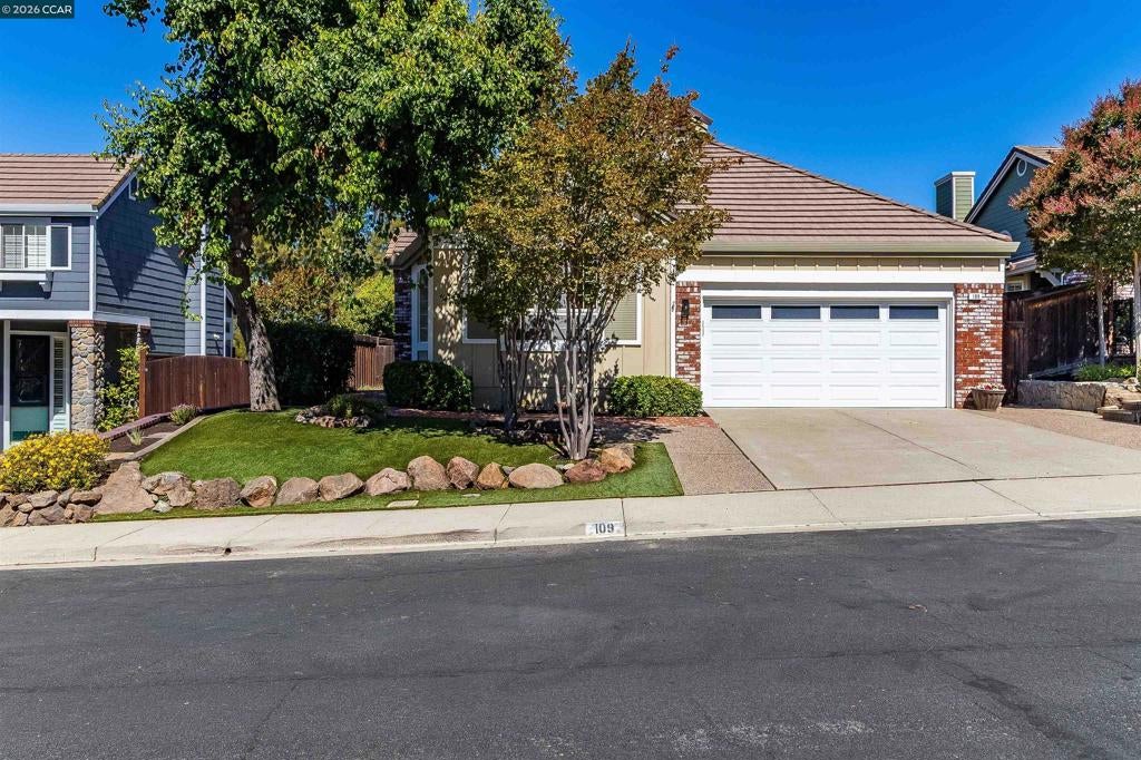 109 Crow Pl PL, Clayton CA 94517