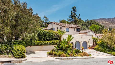 Photo of 17447 Camino De Yatasto, Pacific Palisades, CA 90272 (MLS # 26845033)