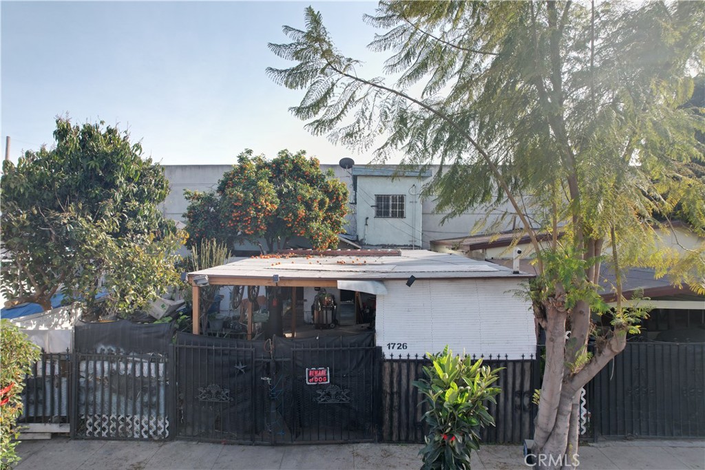 Great Opportunity. This home is 777 sq ft and features 1 bedroom ( currently split into 2), a loft and 2 baths. Title shows differently. Buyer to verify condition, area, sq ft, and permits to satisfy themselves.