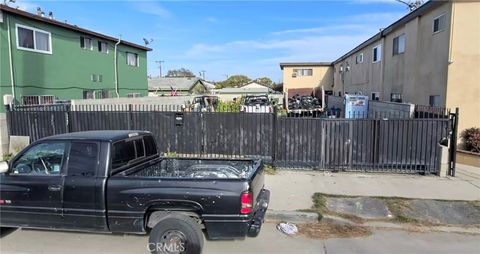 Photo of 6370 N Paramount Boulevard, Long Beach, CA 90805 (MLS # DW25087250) Photo of 6370 N Paramount Boulevard, Long Beach, CA 90805 (MLS # DW25087250)