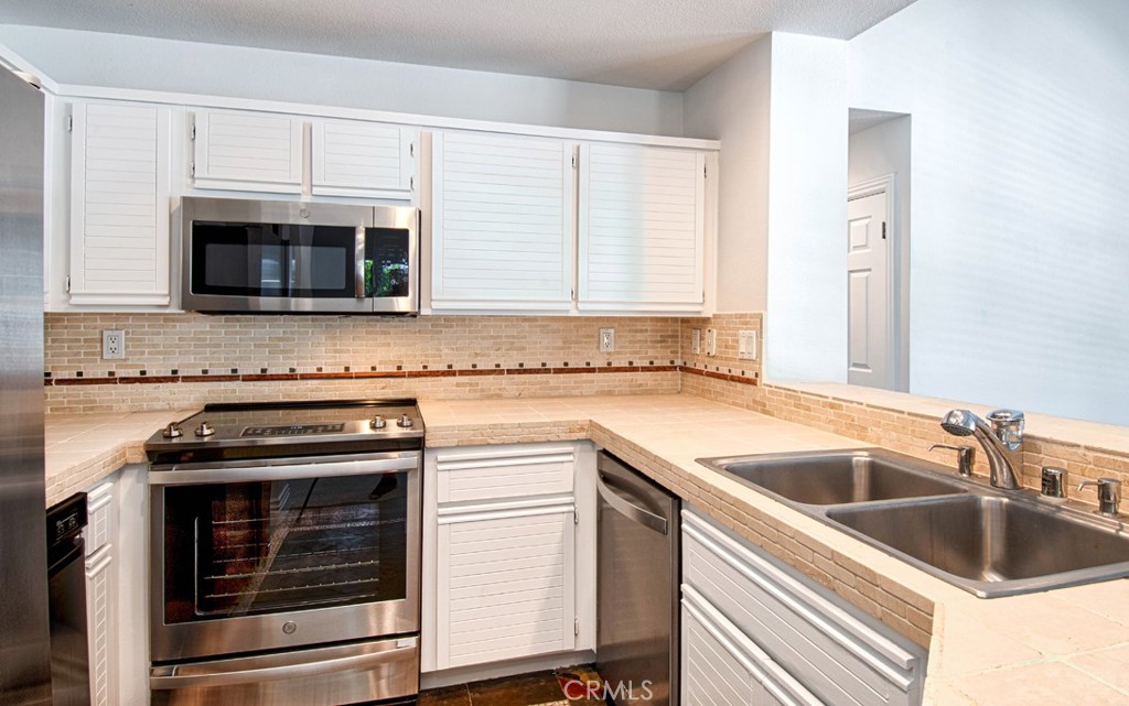 80 Baycrest Court