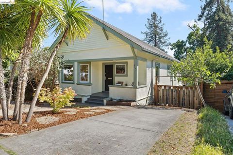 Photo of 2143 E 28Th St ST, Oakland, CA 94606 (MLS # 41134824)