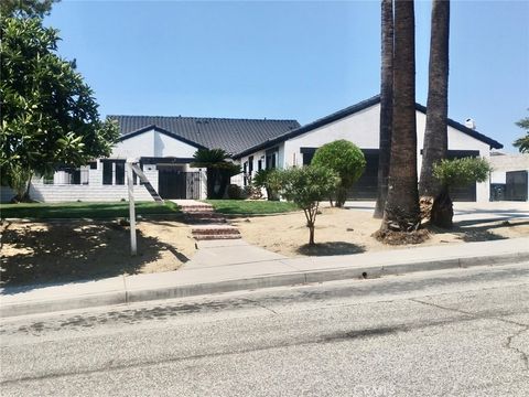 Photo of 1544 Mohave DR, Colton, CA 92324 (MLS # IG26110100)