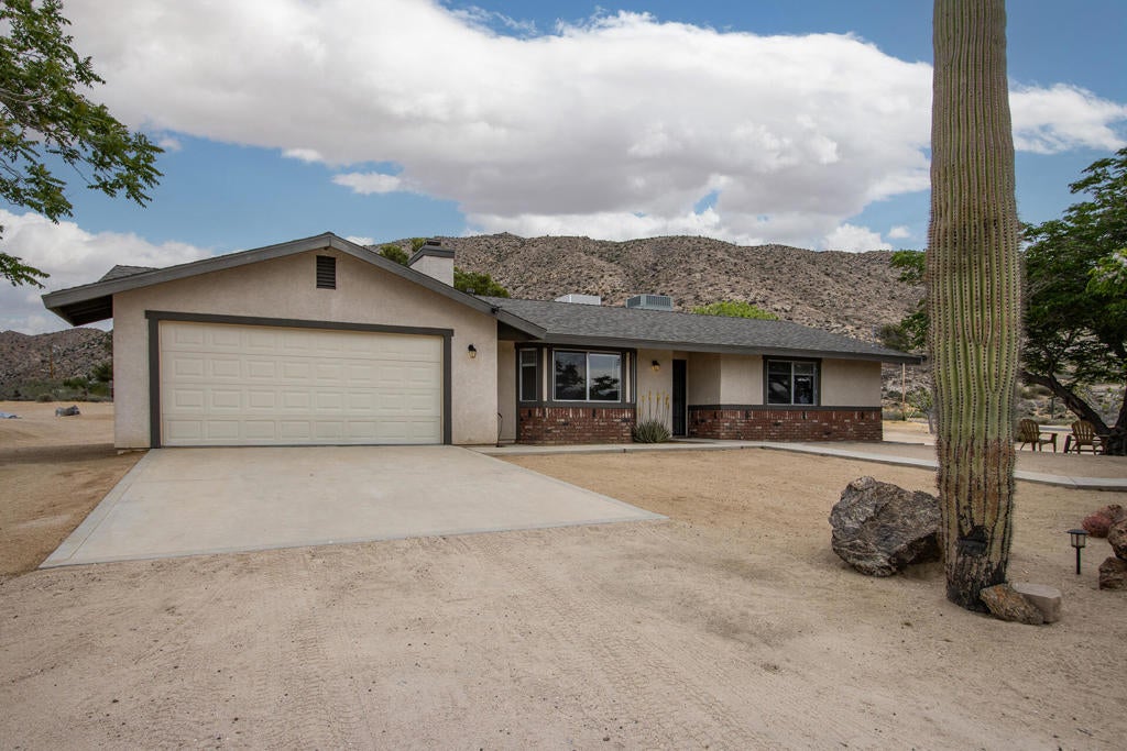 55668 Encelia Drive