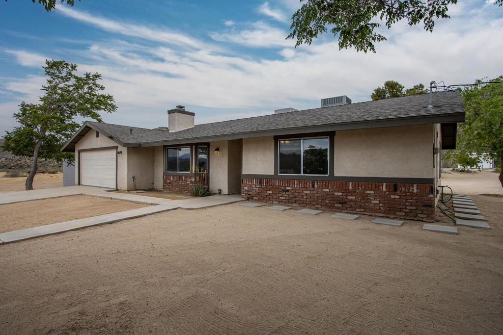 55668 Encelia Drive