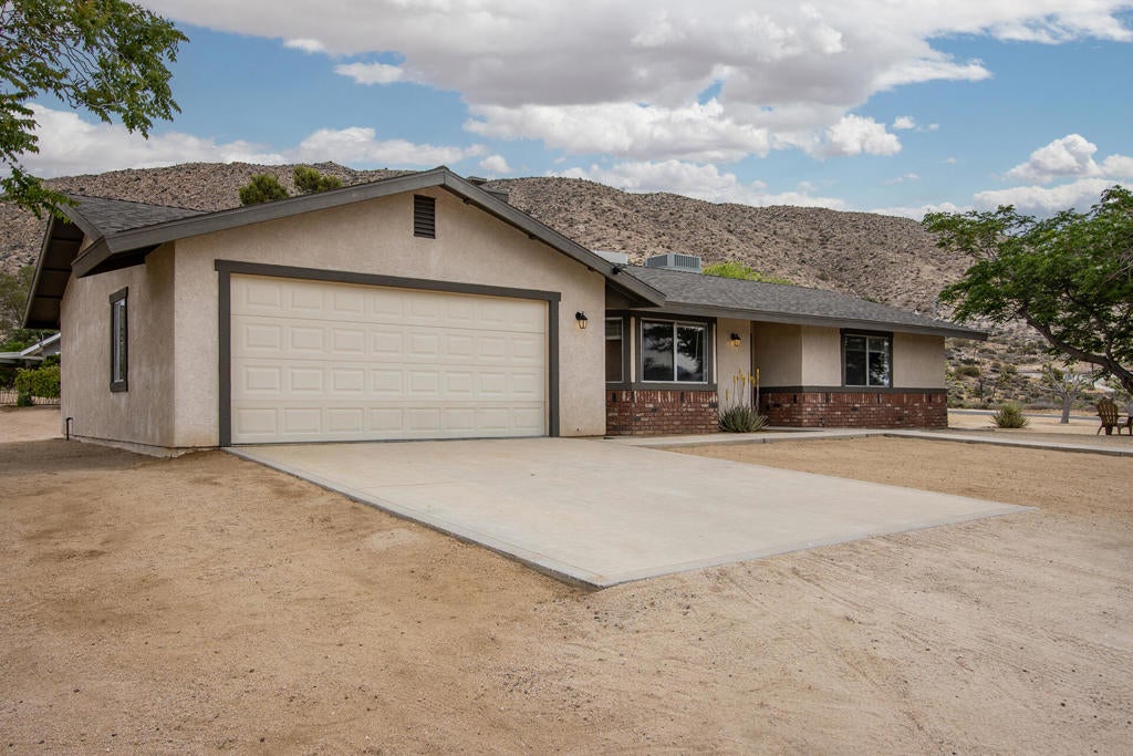 55668 Encelia Drive
