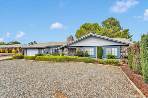 Photo of 7762 Madera Ave Ave, Hesperia, CA 92345 (MLS # HD25219445)