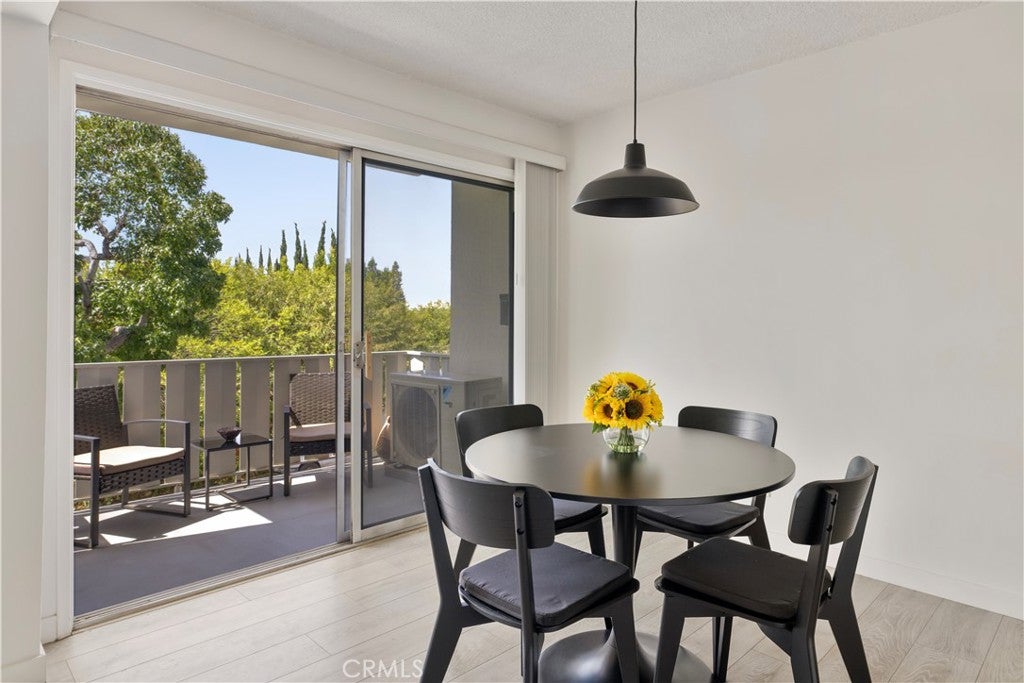 4343 Finley Avenue 27
