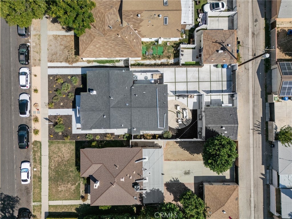 Properties 3 18216 Hartland Street