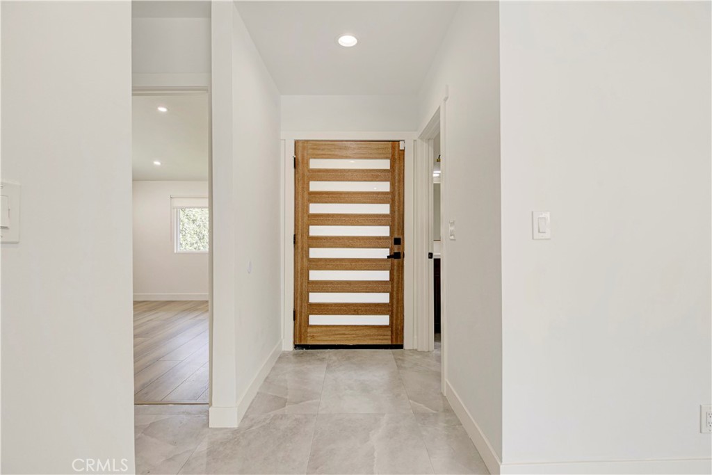 5515 Hermitage