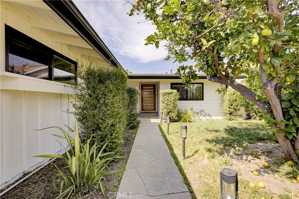 5515 Hermitage