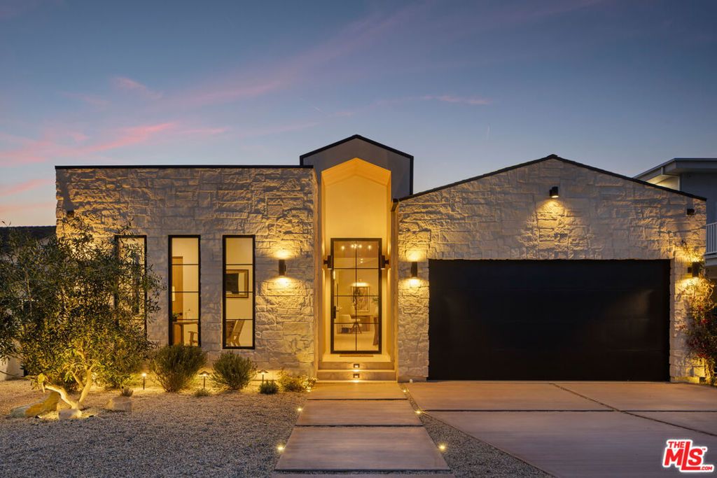 Photo of 4029 East Boulevard, Los Angeles, CA 90066 (MLS # 25630737)