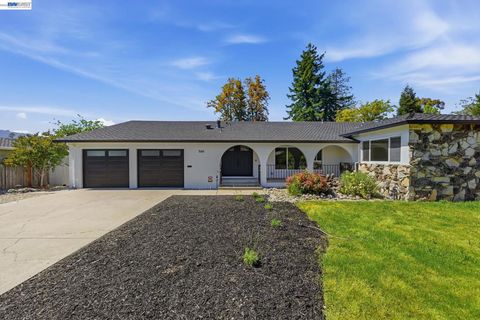 Photo of 540 Hamilton Way Way, Pleasanton, CA 94566 (MLS # 41133336)