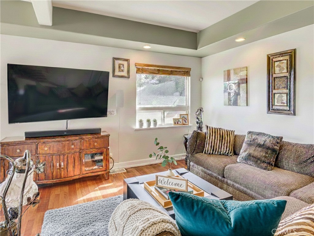 1469 Topa View Trl