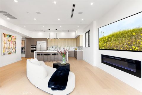 5130 Medina Road Woodland Hills CA 91364