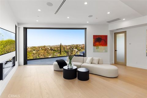 Photo of 5130 Medina Road, Woodland Hills, CA 91364 (MLS # SR25200545) Photo of 5130 Medina Road, Woodland Hills, CA 91364 (MLS # SR25200545)