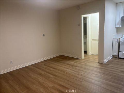 Photo of 144 W Hillsdale Street #2, Inglewood, CA 90302 (MLS # SR26033627)