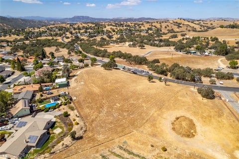 Photo of 0 Gateway Drive, Paso Robles, CA 93446 (MLS # SC26204655)