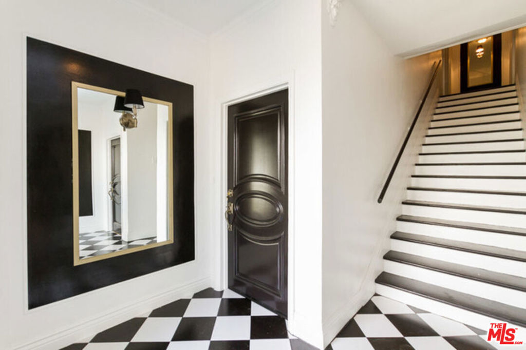 Properties 3 6110 N De Longpre Avenue