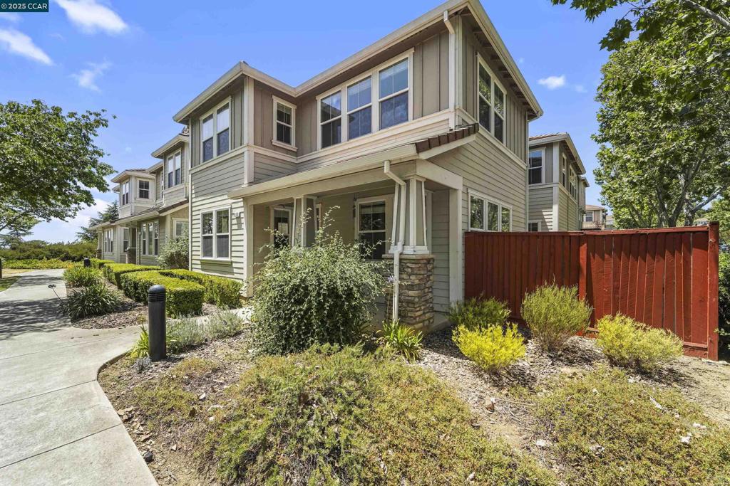 513 Lexington Dr