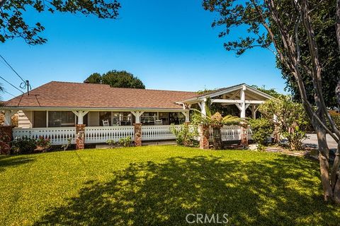 Photo of 2713 W Huckleberry RD, Santa Ana, CA 92706 (MLS # PW26107285)