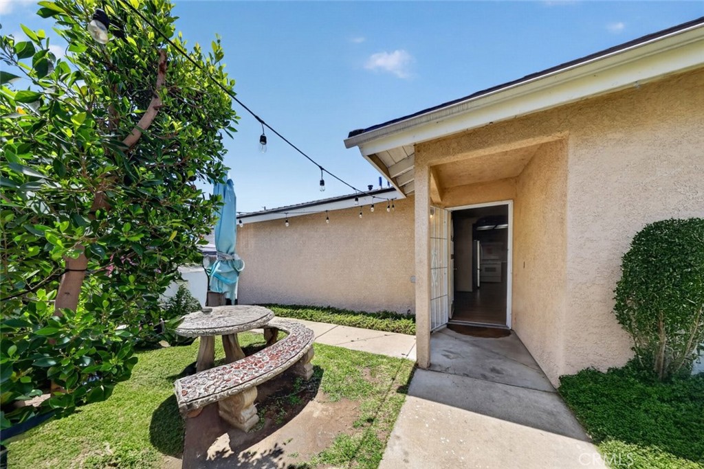 1012 N Vernon Avenue