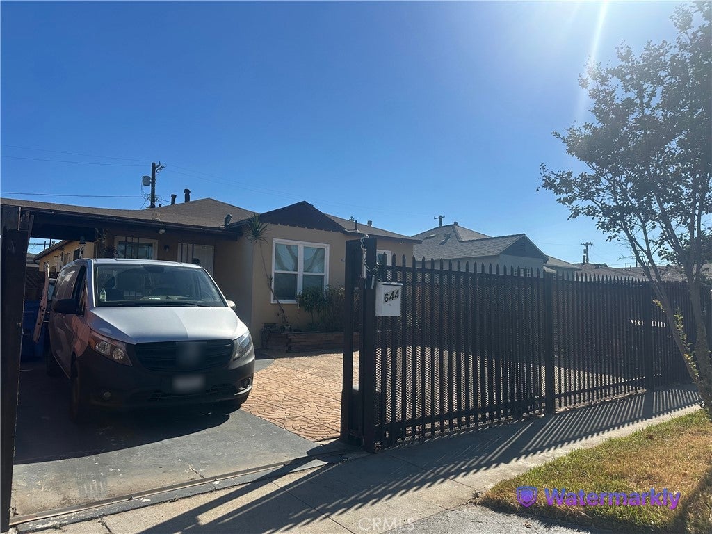 644 E 88th Pl