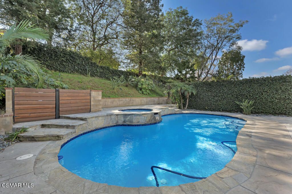 Photo of 11916 Honeybrook Court, Moorpark, CA 93021 (MLS # 226000421)