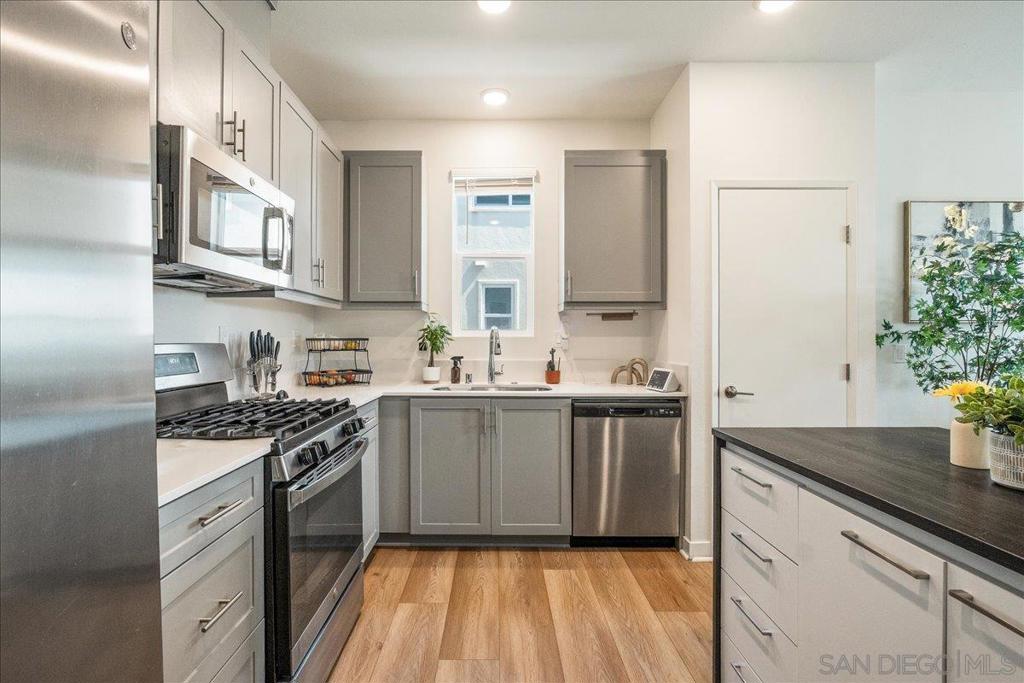 5464 Shorefront Dr 143