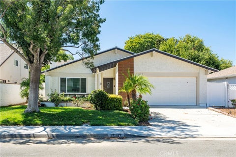 Photo of 25347 Via Oriol, Valencia, CA 91355 (MLS # SR26195137)