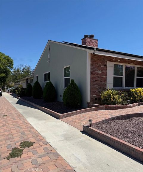 Photo of 7232 Katherine Avenue, Van Nuys, CA 91405 (MLS # SR25192569) Photo of 7232 Katherine Avenue, Van Nuys, CA 91405 (MLS # SR25192569)