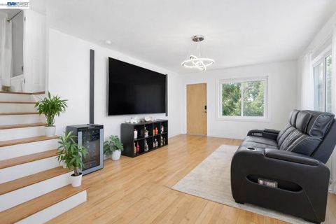 Photo of 24849 2nd St, Hayward, CA 94541 (MLS # 41127677)