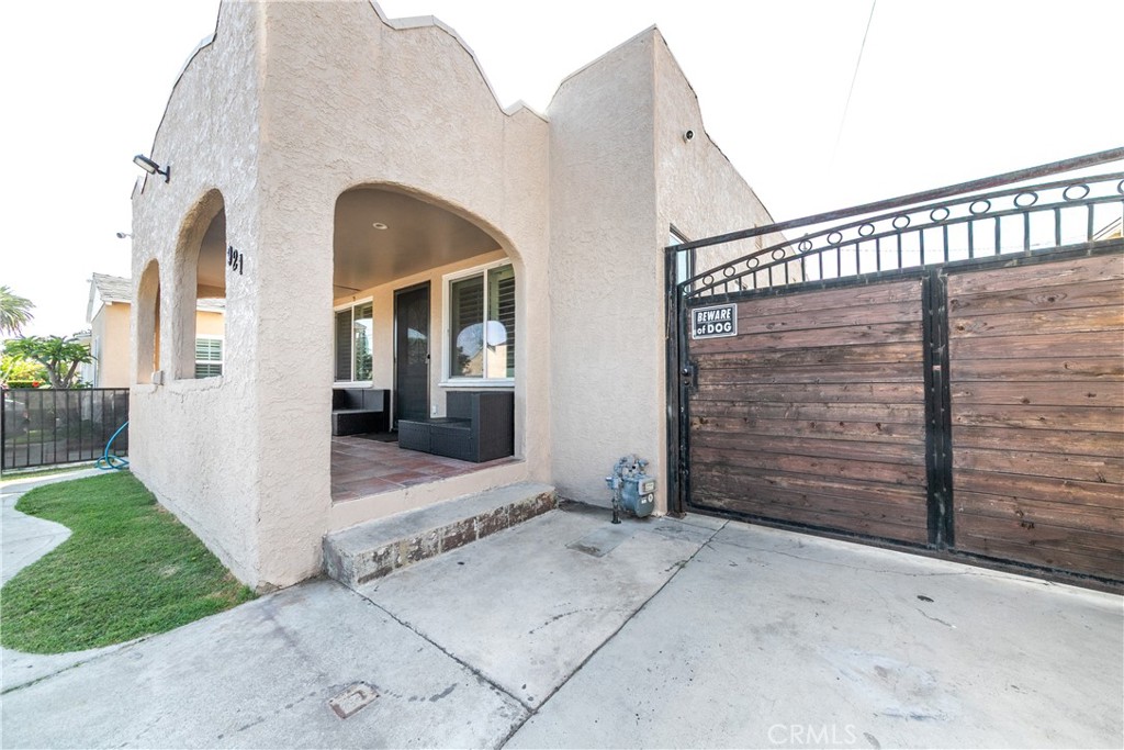 921 N Brand Boulevard