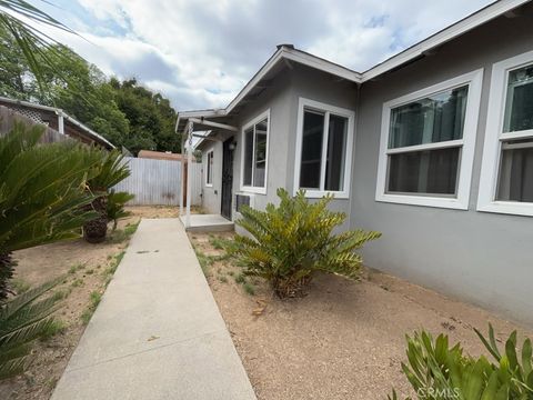 Photo of 3928 3928 Everest, Riverside, CA 92503 (MLS # IV25229272) Photo of 3928 3928 Everest, Riverside, CA 92503 (MLS # IV25229272)