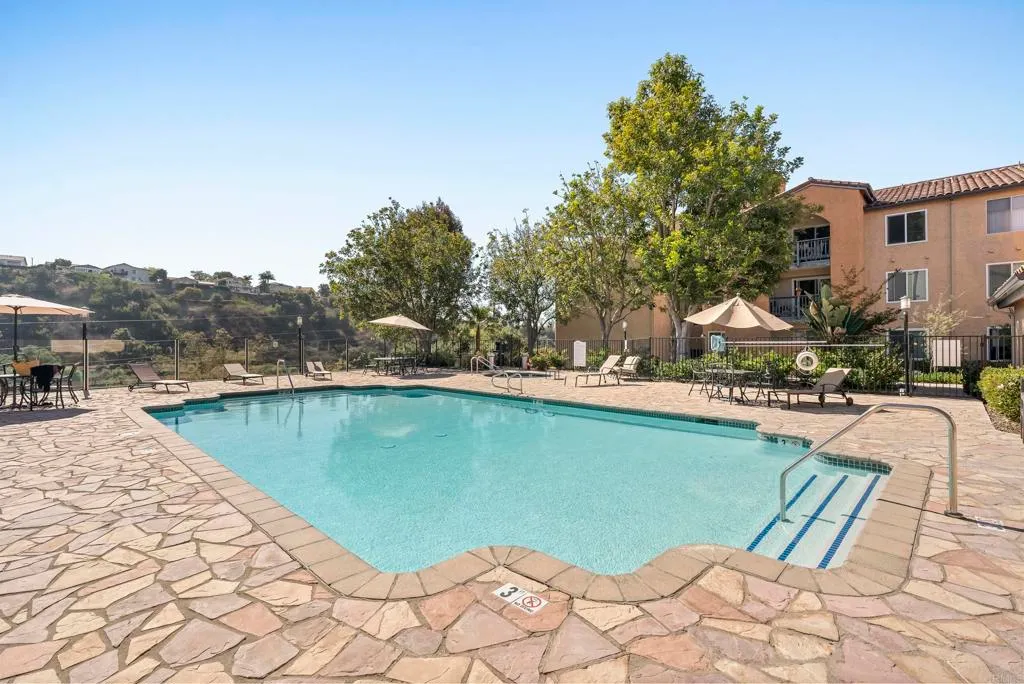 San Diego, California 92122, United States, 2 Bedrooms Bedrooms, ,2 BathroomsBathrooms,Residential,Active,237074