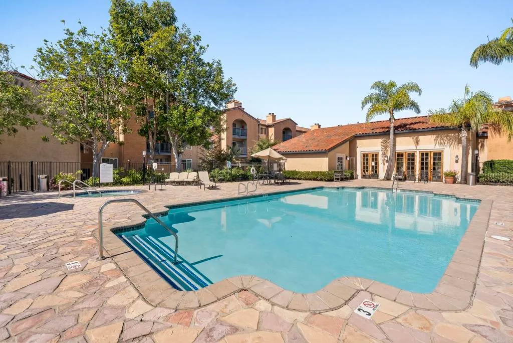 San Diego, California 92122, United States, 2 Bedrooms Bedrooms, ,2 BathroomsBathrooms,Residential,Active,237074