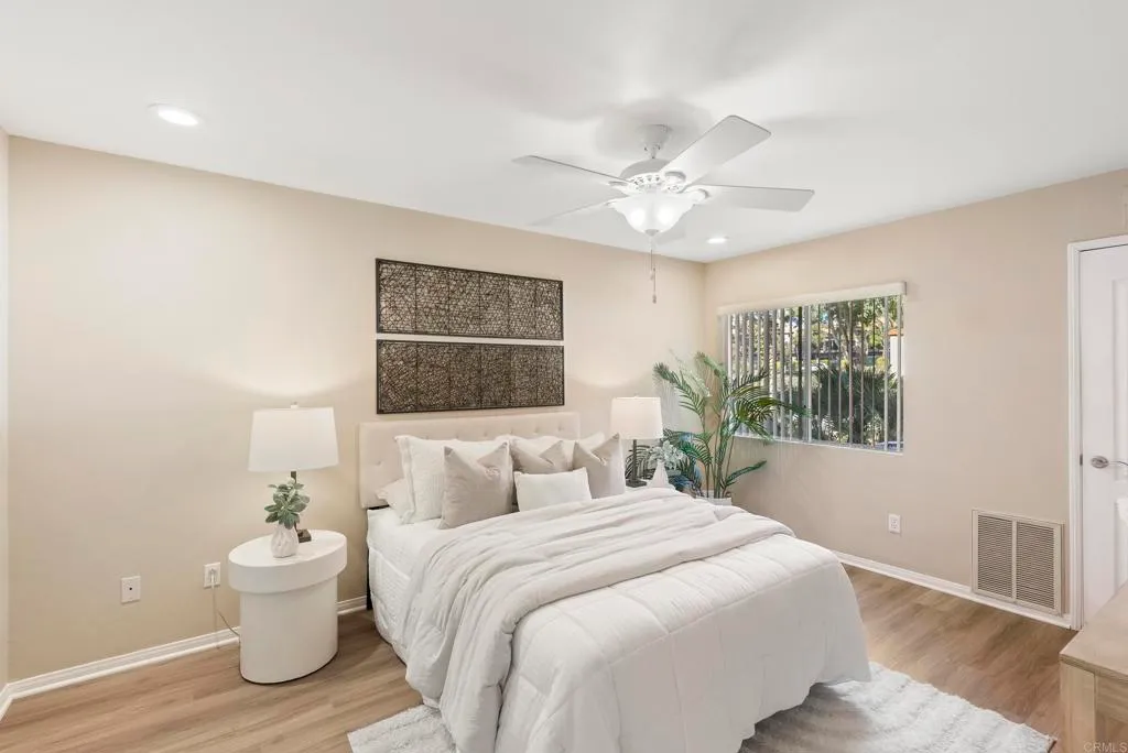 San Diego, California 92122, United States, 2 Bedrooms Bedrooms, ,2 BathroomsBathrooms,Residential,Active,237074