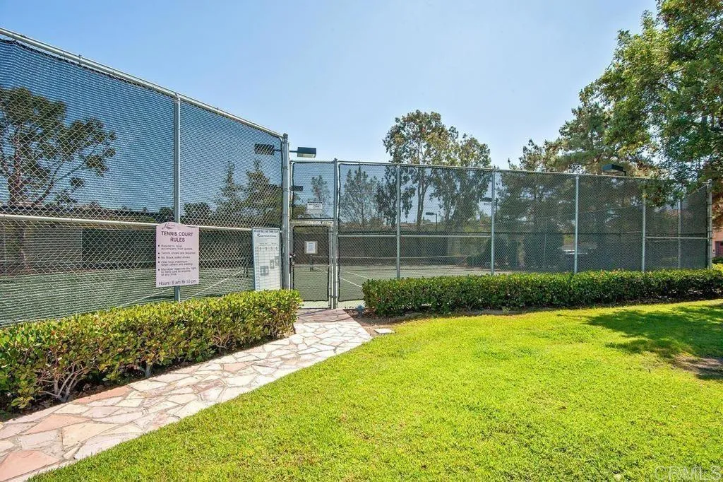 San Diego, California 92122, United States, 2 Bedrooms Bedrooms, ,2 BathroomsBathrooms,Residential,Active,237074