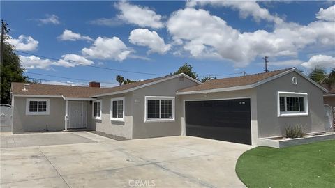 Photo of 1015 N Modena Place, Anaheim, CA 92801 (MLS # OC26105034)
