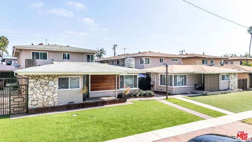 2917 W Rosecrans Avenue