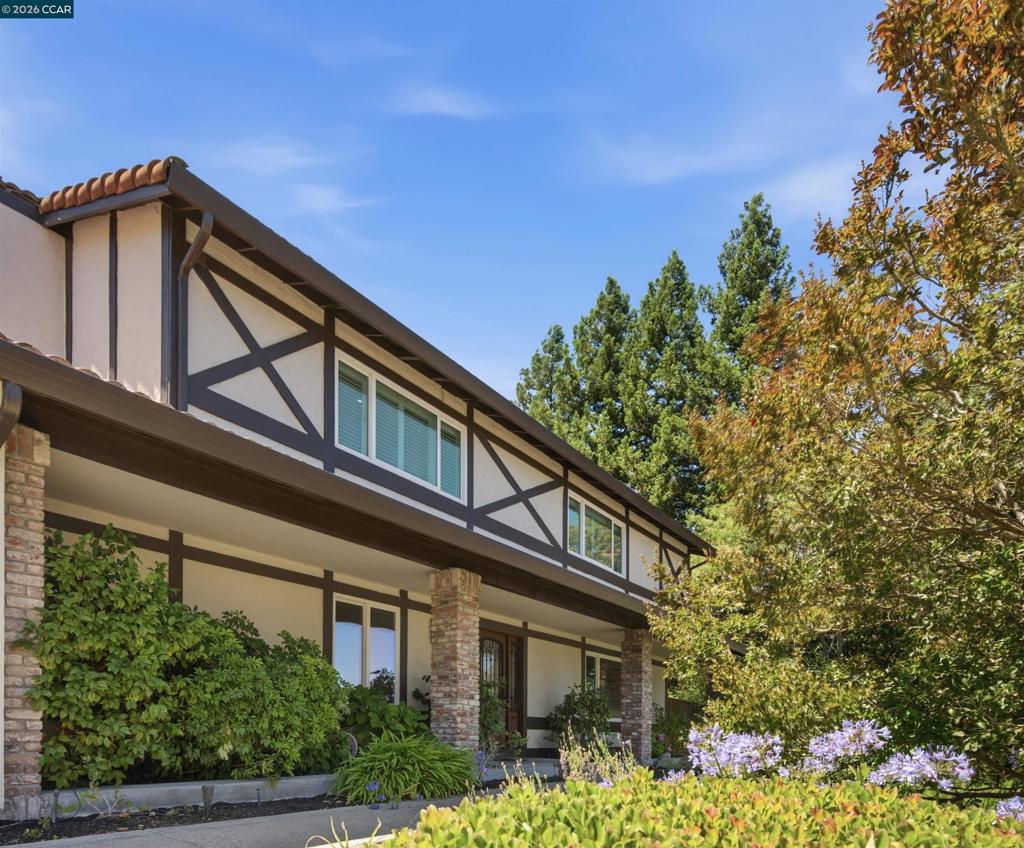 204 Lasso Cir