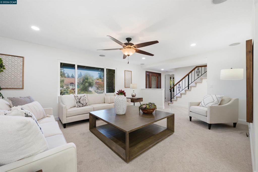 204 Lasso Cir