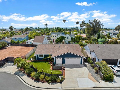 Photo of 714 Piedras Oro Calle, Encinitas, CA 92024 (MLS # 260016221SD)