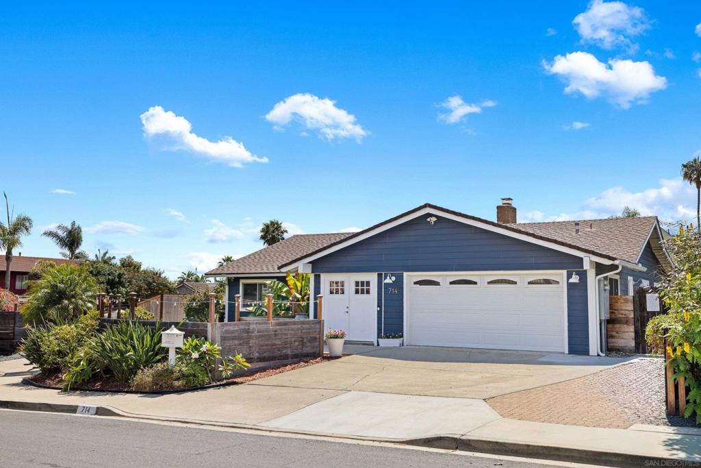 714 Piedras Oro Calle