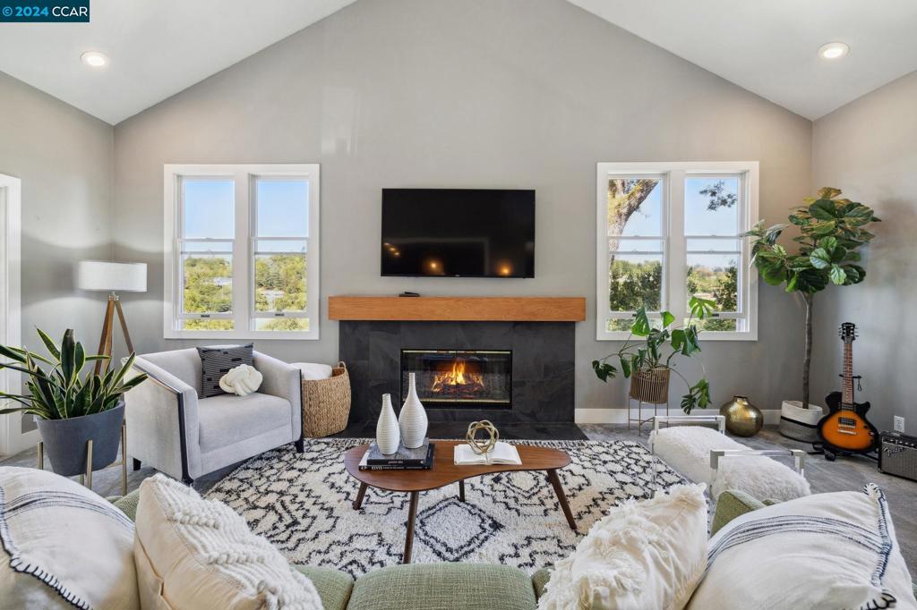 EL TOYONAL - Residential