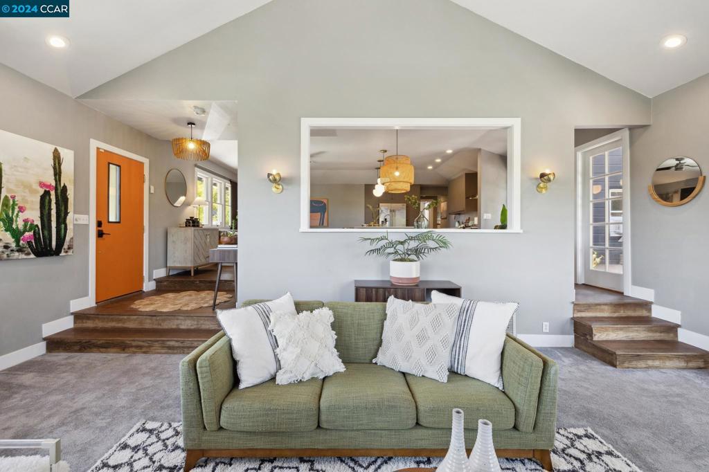 EL TOYONAL - Residential