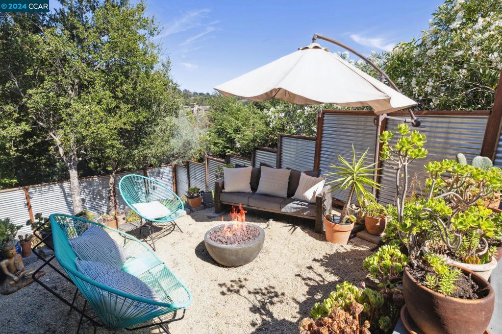 EL TOYONAL - Residential