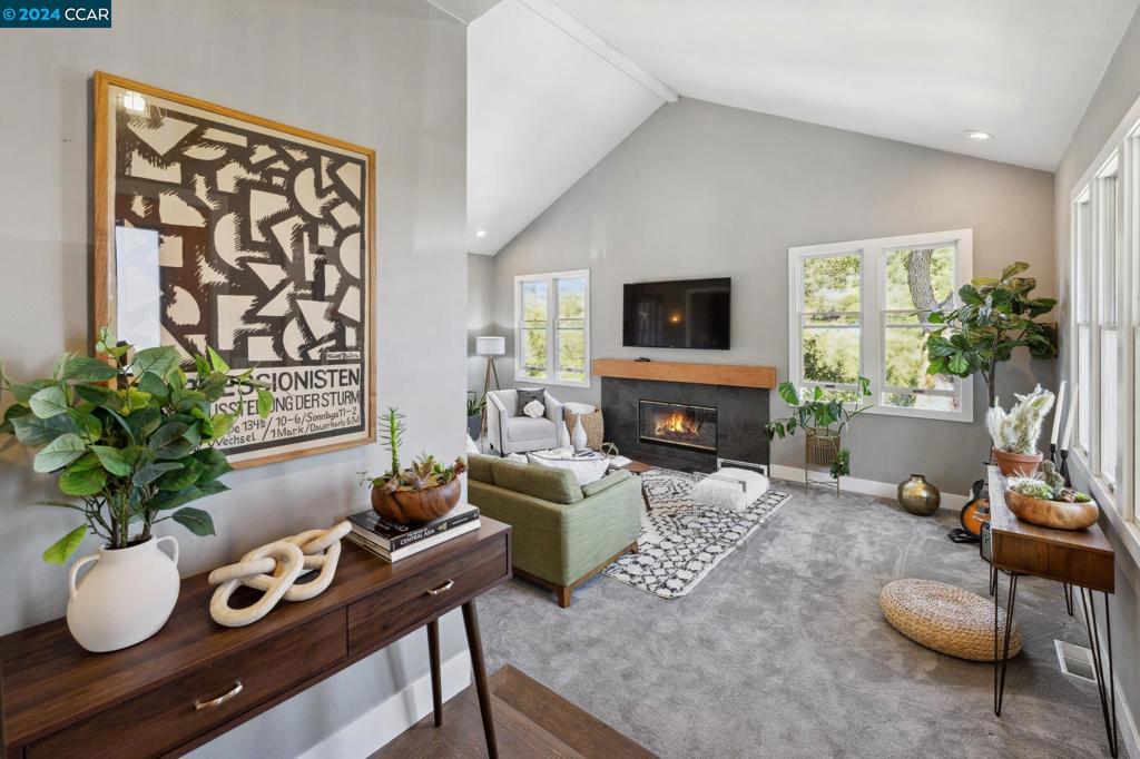 EL TOYONAL - Residential