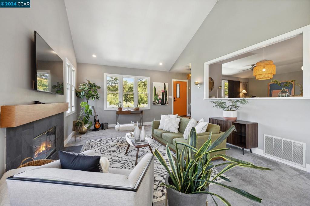 EL TOYONAL - Residential